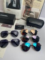 香奈儿Chanel新款到高级电镀金属框制作复古潮流风！炫丽彩膜实物美极了拼接设计！奢华高端款 市场上最高品质 限量版速订。编号：9807