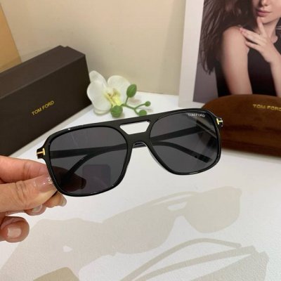 Tomford汤姆福特 男女通用太阳镜 时尚潮流遮阳墨镜 独具工艺 出行驾驶眼镜！