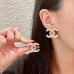 香奈儿双C方钻耳钉