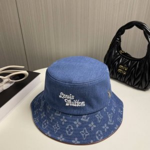 lv路易威登 官网高版出货 刺绣字母渔夫帽 非常经典的经典 流行的复古美 四季可用 出门必备 非常显脸小