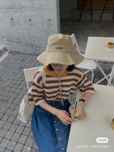 jacquemus 高版渔夫帽必入 百搭色系 旅行外出必备 可调节大小 夏季渔夫帽又悄悄登场了 帽子抽绳设计 可调节大小 头围 标准57Cm