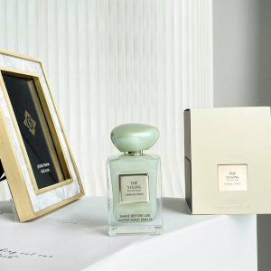 高品质/130 阿玛尼玉龙茶香幻沙版香水100Ml 阿玛尼私藏清新系列限量款-玉龙幻沙 这款香水是Armani大师写给中国の一首诗 仙气-梦幻 撷一抹茶香，徜徉