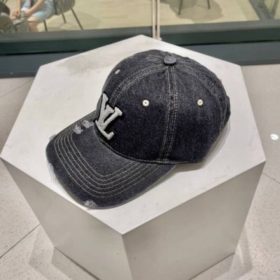 Lv路易威登 官网同款 棒球帽 最新款透气性超好 细节做工特别精致 专柜品质 简单文静