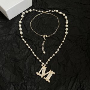 【P160】Maxmara 意大利品牌 M字母 项链 高端定制 简单大方 华丽登场，很难见到如此熟悉 素雅的胸针，非常适合日常搭配，宝宝们，这个绝对值得入