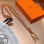 hermes 爱马仕项链 To项链系列首饰 进口定制.高端链条经典搭配 新品 简单时尚专柜一致 火爆款出货 设计独特 前卫 男女必备款！