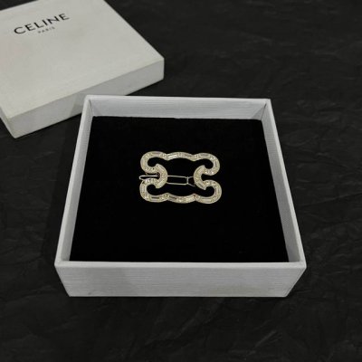 Celine 赛琳发夹 一直是简约时尚界的标杆大胆的设计 百看不厌搭配起来更Fashion