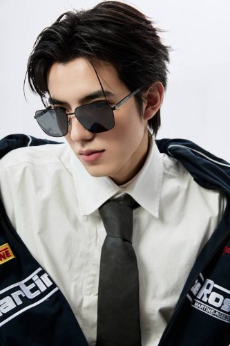 Gucci 男款炫彩飞行员偏光太阳镜 材质：高清尼龙加厚卡槽高清偏光镜片 无边框镜架颜型号：G61806
