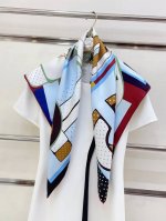 18姆米 双面同色 新款小香 经典元素组合 美翻了[流泪]御用殿堂级极品经典元素图案设计风格美丽至极 真的 上身极为衬肤色 百搭 好看不好看自己看吧 尺寸90X
