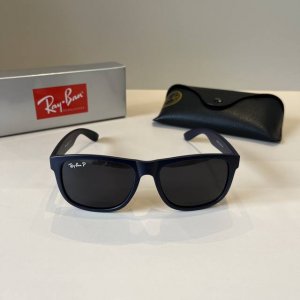 rb4165 雷朋 Rayban 作为美国空军的标志之一，深受各大明星追捧始终引领世界潮流风向标，永不落时的风格、永无止境的灵感，一直在创新，从未被超越。 此款