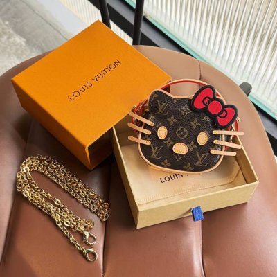 louis Vuitton 路易威登& Hello Kitty小猫Kt猫迷你包挂 斜挎包 萌宝穿搭必备 Kitty 控绝对不能错过的包包挂件 适合亲子装搭配 H
