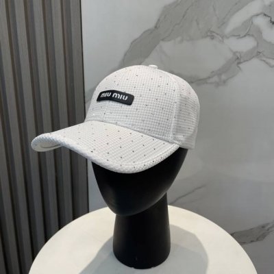 miumiu春夏新款满钻棒球帽 当下爆热的色系-街头感十足 潮流百搭 小红书种草 毒药 get上你们的男朋友 一起Cool