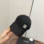 跑量 chane. 大爆款帽子上新 现货 独家打版 区别市场货超级跑量价 专柜一帽难求 巨巨巨好看的款 独家Zp打版开模 和市场版本不一样 渔夫帽和鸭舌帽都是必