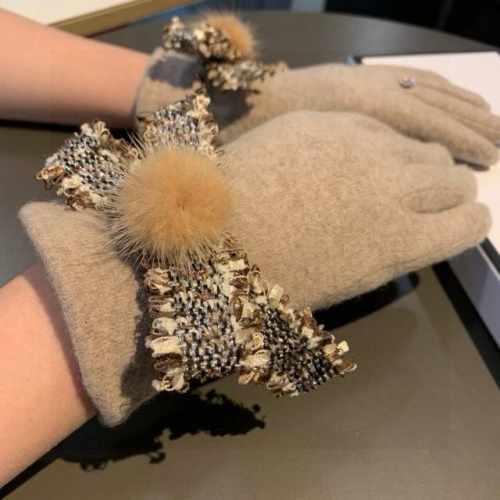 P90 Chanel香奈儿专柜新品羊毛手套，时尚手套，秋冬保暖加绒内里，超嗲蝴蝶结，上手超舒适柔软、百搭！配盒子均码