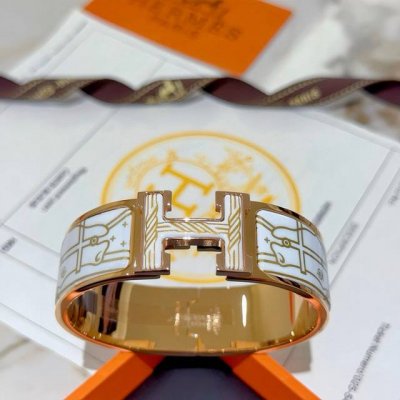 hermes 爱马仕手镯 原版定制 20Mm宽版手环 珐琅工艺太考验师傅的手艺了 要确保色泽手工制作好 V金高端定制 女神 都爱爱马仕火爆手镯 超精赞 各路女神