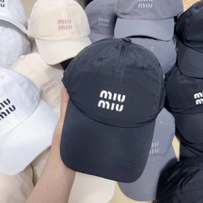 跑量 miumiu 春夏新款棒球帽 新科技面料 速干纯棉棒球帽 轻薄透气 夏季首选棒球帽 韩版色调 好看