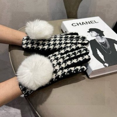 Chanel香奈儿专柜新品羊毛手套，时尚手套，秋冬保暖加绒内里，超仙山茶花，上手超舒适柔软、百搭！均码