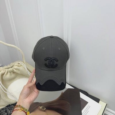跑量 小香～新款棒球帽 硬顶帽型，线条感棒球帽！