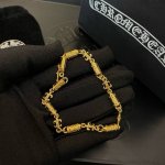 新款 专柜品质 Chrome Hearts克罗心 经典黄金色复古童军花手链 凹凸造型不同的花纹设计风格 呈现出与众不同 十字架 童军花是克罗心的志 所以更经久不