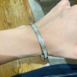 Cartier 卡地亚官网最新发布 高品质厚实火爆微镶钻钉子手镯进口精工保色18K白金高端定制顶级工艺 专柜Logo刻字清晰 360度无死角 全新设计 更显精致