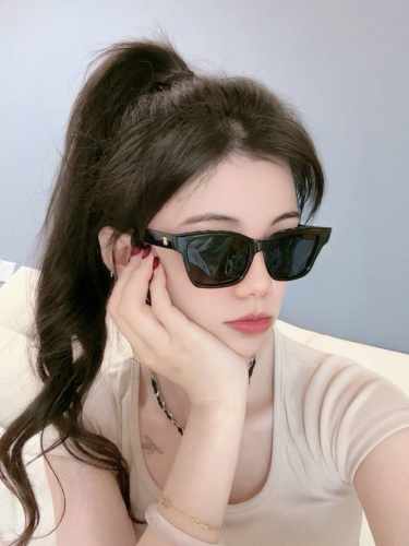 p80 新品Chanel 香奈儿太阳镜以独特魅力和前卫风格诠释春夏最新眼镜，质感超好佩带舒适 型号：Ch6982
