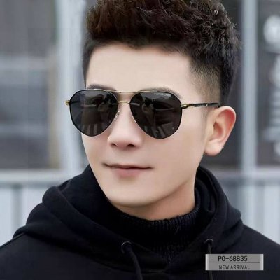 保时捷-porsche . 宝丽来树脂偏光镜片 . 精钢镜架-轻便佩戴舒适 . Size：62-12-140. . 新款高品质精钢偏光镜 描述：高品质超轻精钢，