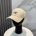 Arcteryx Small Bird Hat 始祖鸟刺绣标弯檐棒球帽轻量帽子防晒帽遮阳帽情侣款Small Bird帽子四季皆宜 性能持久 适合越野跑 徒步 登