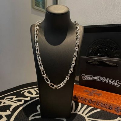 新款专柜品质Chrome Hearts克罗心经典复古十字架粗扣项链 快手Ins小红书热门 凹凸造型不同的花纹设计风格 呈现出与众不同 十字架 童军花是克罗心的志