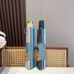 Burberry 巴宝莉 三折自动折叠晴雨伞 年度巅峰之作 经典 高雅 时髦 这就是被称为英国Burberry风格所在 巴宝莉晴雨伞特别值得骄傲就是其超强的防晒