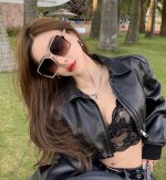 Tr尼龙偏光系列 Lv大框太阳镜墨镜经典的方框设计 不挑脸型 无论搭配大衣还是连衣裙都非常显气质尼龙偏光镜片预防紫外线 型号 L1577