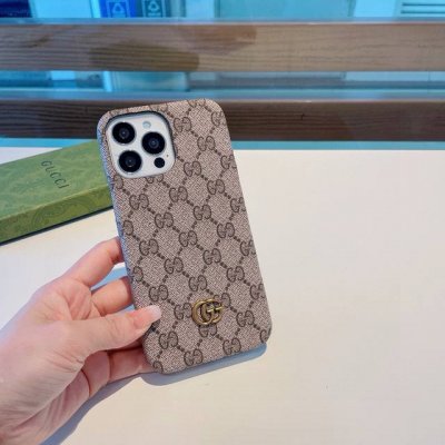 古驰Gucci经典老花壳，金属标油边手机壳，官网同步发售 Iphone16系列更新 Iphone16pro Max 6.9 Iphone16pro。 6.3 I