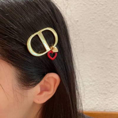 新品原单货 2025新款Dior迪奥字母爱心Cd复古发夹专柜一致黄铜材质 超级有质感超.