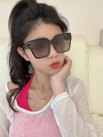 Gucci 2025开春新款 最新款方框太阳镜 各路网红纷纷带起气场满分 俏皮甜美.上脸效果更佳.金属质感超好 型号 G7290