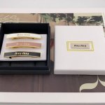高品质 细节如图 单只 Mu 一字珐琅发夹 ZP2850 量大咨询客服 一定要入 上身方知它的美 金黑 金白 金粉三个颜色 温柔又恰到好处的小可爱 女人又拿捏得
