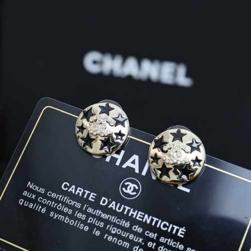 Chanel珐琅星星耳钉 真的会沦陷于这副耳钉里~ 满满高级百搭单品绝对的爆款之一