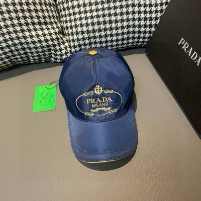 P80 配包装布袋，Prada 普拉达 新款原单棒球帽， 金丝刺绣，1:1开模订制，原厂金丝线精细刺绣，原版牛津布料+头层牛皮，纯棉内里，做工完美，质量超赞，基