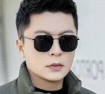 lv 男款炫彩飞行员偏光太阳镜 材质：高清尼龙加厚卡槽高清偏光镜片 无边框镜架颜型号：L28903