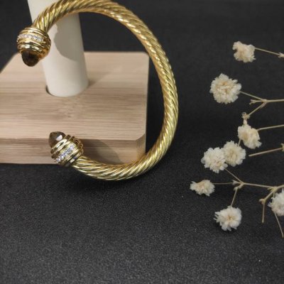 david Yurman 7Mm金色镶嵌石褐色钻头手镯。建议适合佩戴的手围16-20Cm 编号Dysz-129
