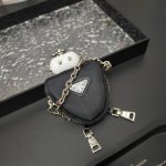 包包配件搭配 #Alexander Wang 亚历山大 王 挎包 #Prada 普拉达机器人耳机包