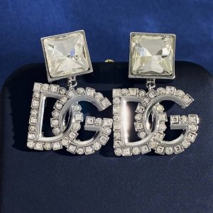 d&G欧美风轻奢夸张大颗正方形白钻吊镶钻Dg字母耳钉 黄铜材料 重约32G 尺寸约：3.75Cm*2.58Cm*0.9Cm