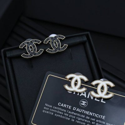 Chanel 双C耳钉 经典双C单品 双C不规则纹路耳钉 超有质感 时髦精必备单品 百搭单品