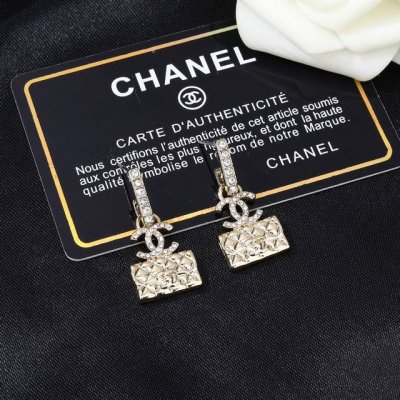 小香 Chanel 新品耳环 代购级别 一比一品质 香奈鹅 系列 经典Cc Logo 风格高级百搭 高级感爆棚 现货