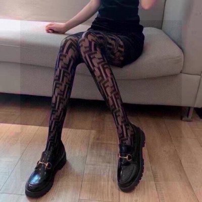 特 配包装 一盒一双 火爆欧美芬迪Fendi丝袜 光腿季节过渡必备单品 出口日本专柜的网袜...纯正正货 超性感超好看好的丝袜绝对是显腿美的