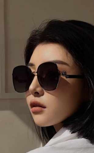 Chanel 香奈儿 2025新款山茶花潮流爆款 时尚圆框高清偏光太阳镜 佩戴舒适 网红潮款墨镜 型号：Ch6638