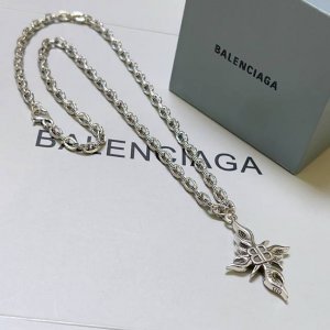 原单货新品 巴黎世家项链 Balenciaga 新款项链专柜一致 细节做工精细 每个细节流程到位 设计工艺精细 火爆款出货 设计独特 复古风格 巴黎世家项链