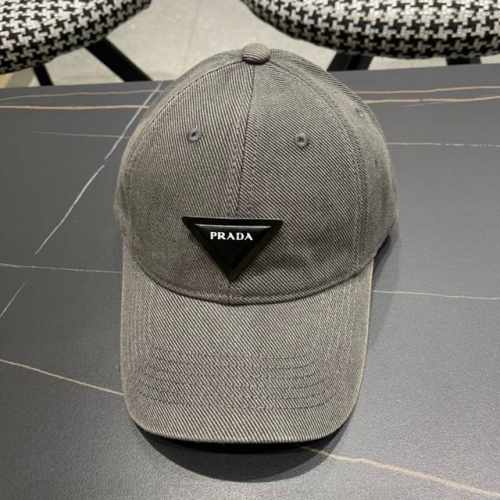 普拉达Prada春新款三角标牛仔棒球帽 设计感超强，让人耳目一新 头型非常好，可以修饰各种头型，实力百搭款