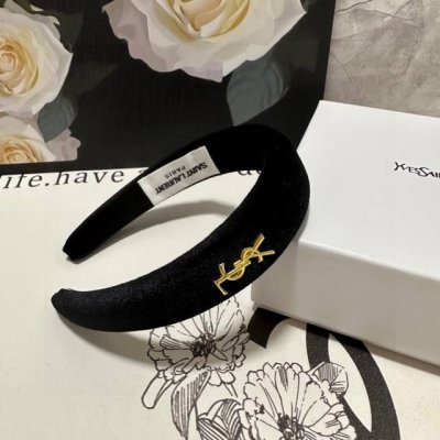 特 配专柜包装 Ysl 圣罗兰 最新丝绒发箍 小仙女快入手 特殊材质 不嘞头 可盐可甜～