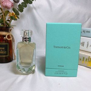 原单品质 蒂芙尼浓情女士香水Intense热情钻石浓情持久留香浓香水花香调清香Edp 110Ml 香调：东方花香调 前调：粉红胡椒柑橘 中调：鸢尾花 后调：琥珀