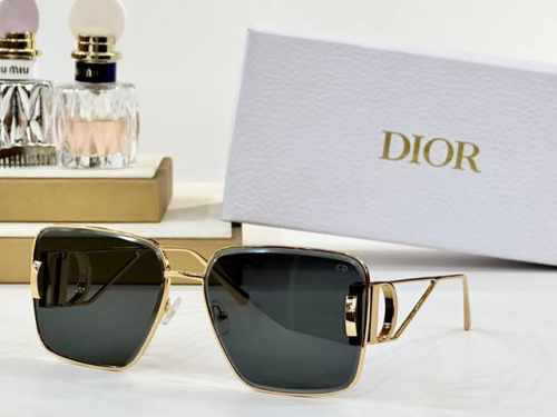 p180 Christian Dior mod：10A0 size：64口16 140