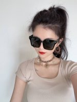 Lv 2025新款女士方框太阳眼镜 开车墨镜 新款太阳镜 时尚大方 舒适轻盈 精致奢华 超轻 型号 L2132
