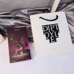 专柜品质 Diptyque蒂普提克影中之水雨后玫瑰园 Diptyque 水中影淡香水 Ml 彩色限量版 送你一座雨后玫瑰园 蛮久之前就被这个牌子的设计吸引到 这